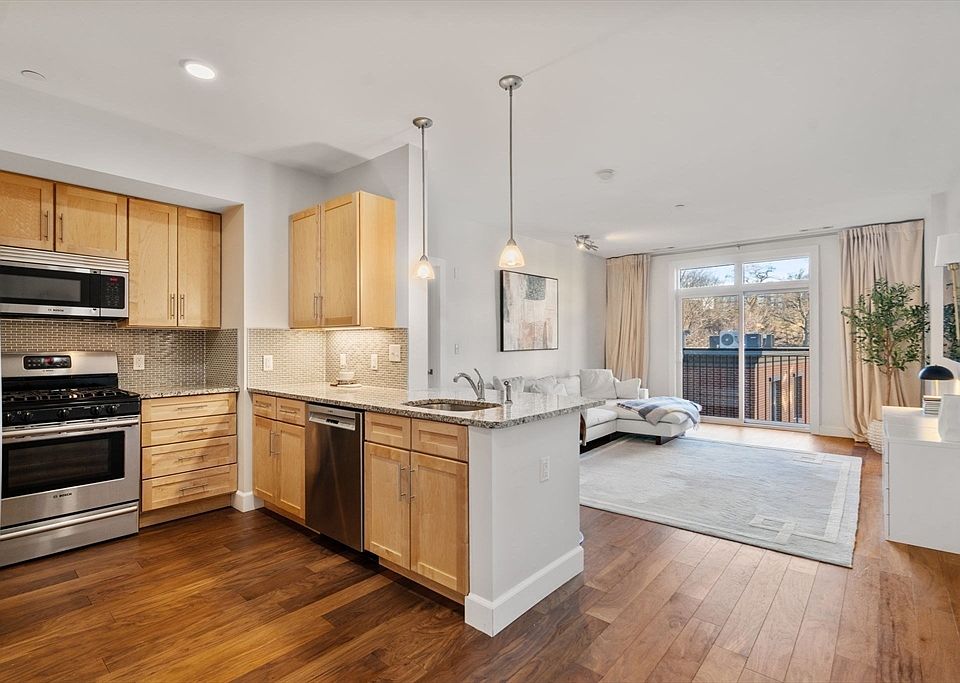 1st image of 1501 Commonwealth Ave #409
