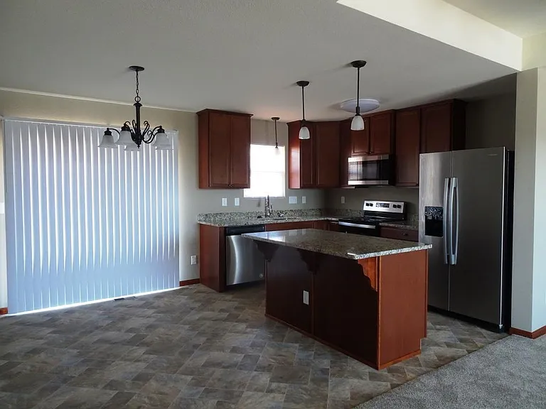 4311 SE Oakleaf Dr — Photo 2
