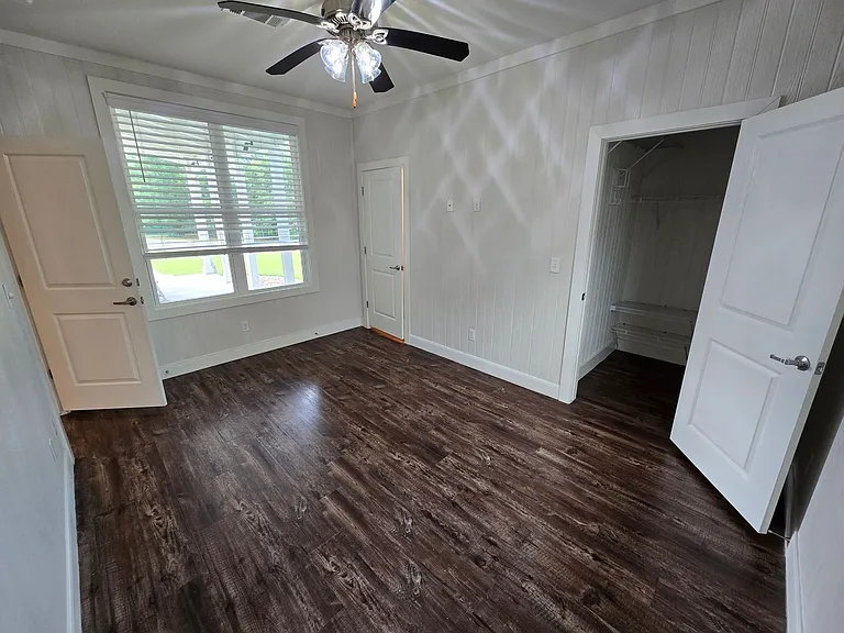 5444 Raymond Stotzer Pkwy — Photo 13