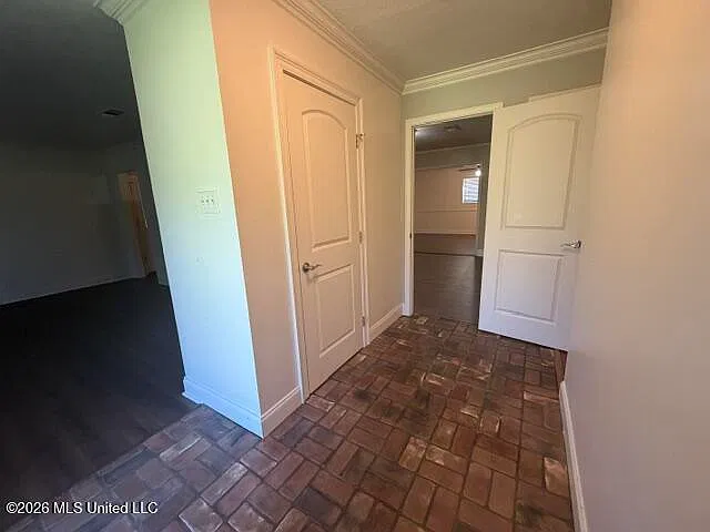 3 bed, 2.0 bath, 1942 sqft, $1,900 — Photo 3