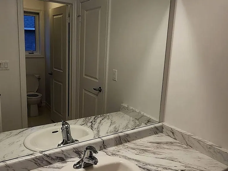 373 Russell St — Photo 33