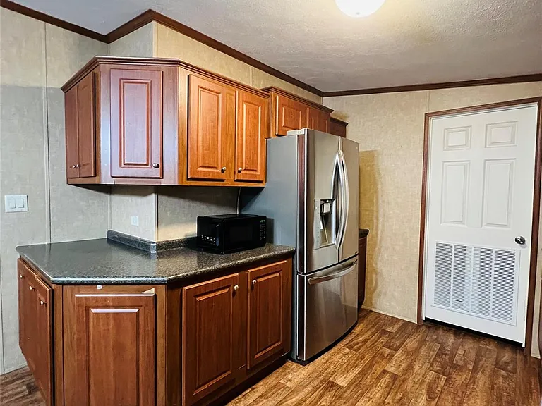 16381 Hunters Green Dr — Photo 6