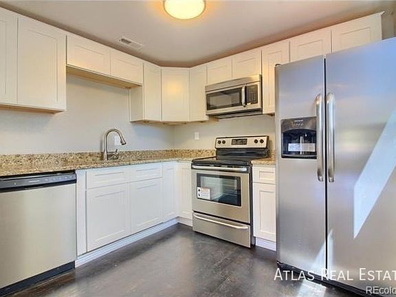 4th image of 3231 W Dakota Ave