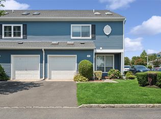 100 Baker Court #90, Island Park, NY 11558