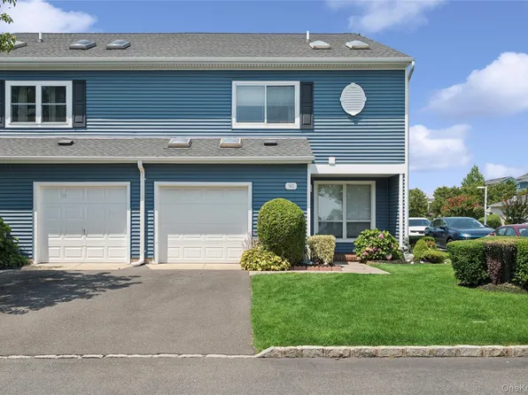 100 Baker Court #90, Island Park, NY 11558