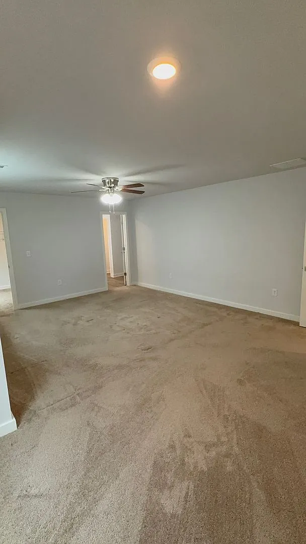 4 Bed 2.5 Bath Home — Photo 3