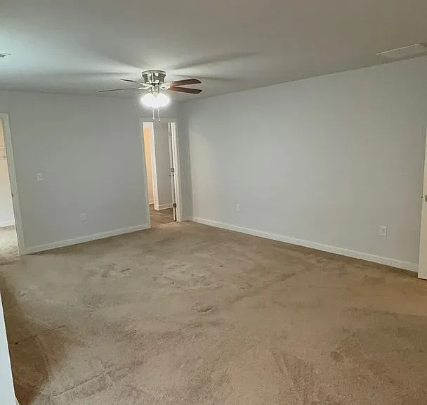 1002 Clydes Way — Photo 3