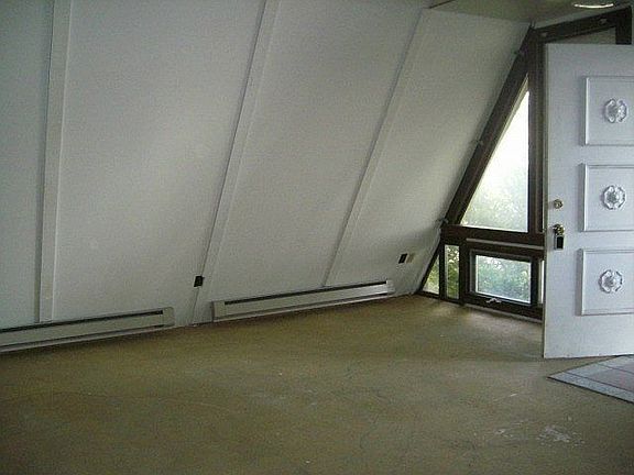 5th image of 306 N Sterling St