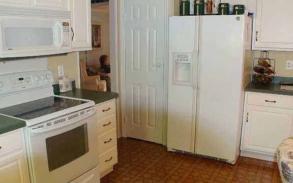 3rd image of 20248 Birchwood Ln
