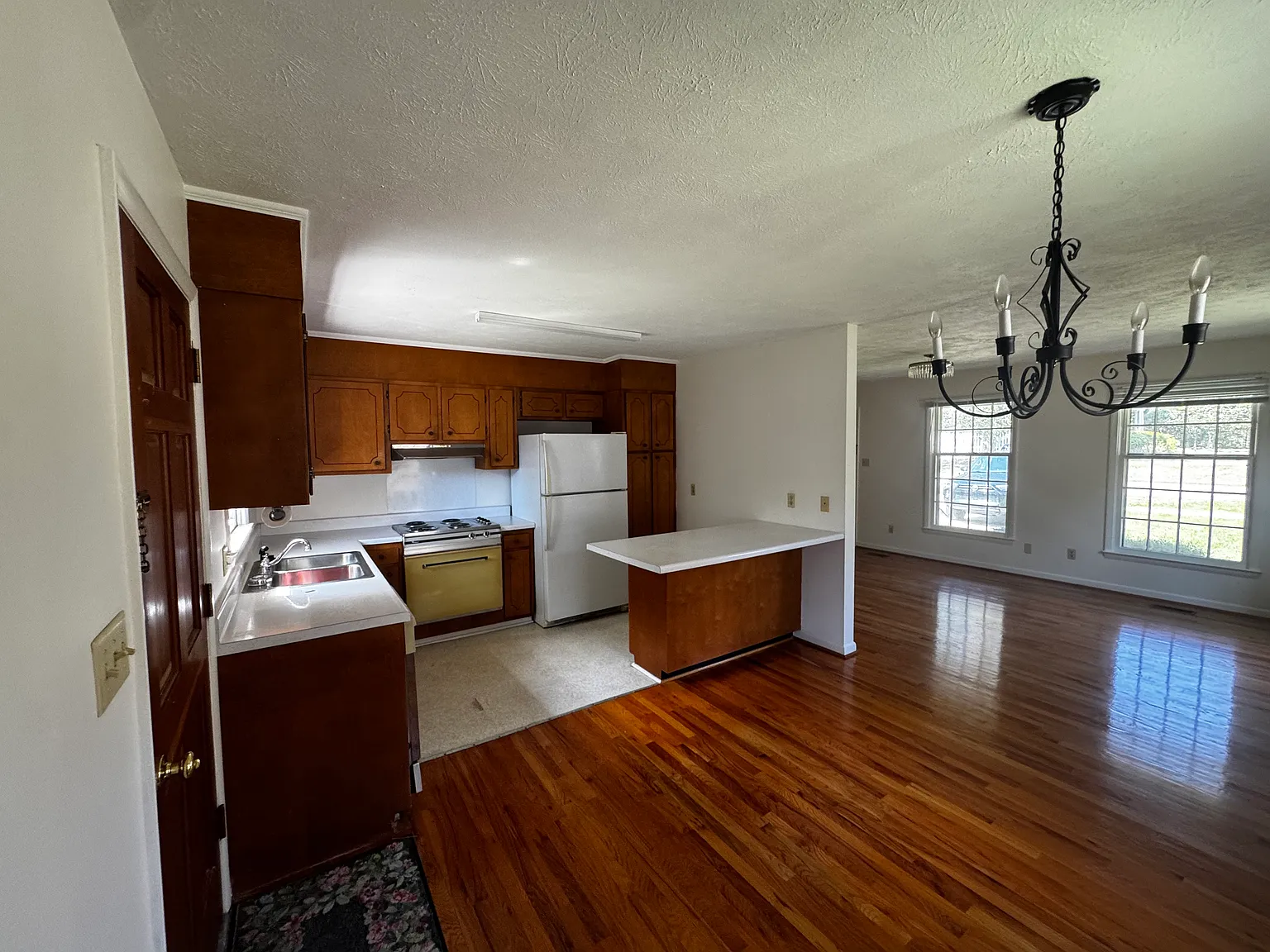 E Lewis St, Whiteville — Photo 2