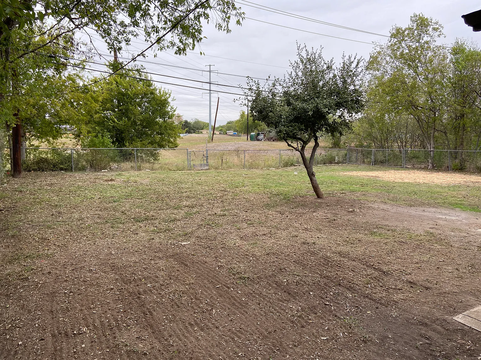 3 bed, 1024 sqft, $1,325 — Photo 2