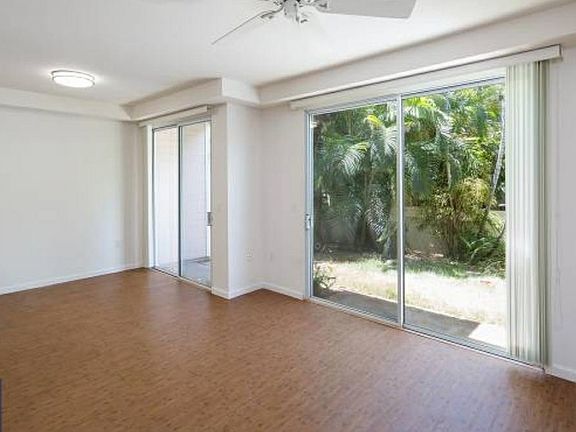 5th image of 92-1521 Aliinui Dr APT G