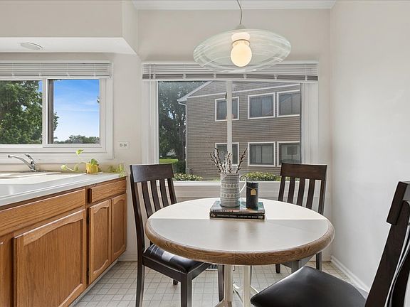 5th image of 172 Morningside Ln W #24