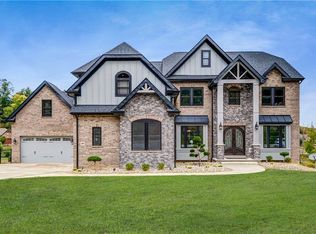 301 Serendipity Ln, Cranberry Township, PA 16066