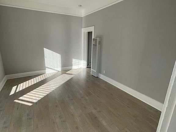 5th image of 1734 Pacific Ave