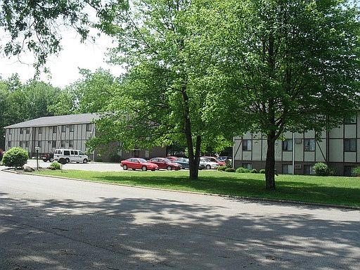 2nd image of 333 Maplewood Dr APT 302