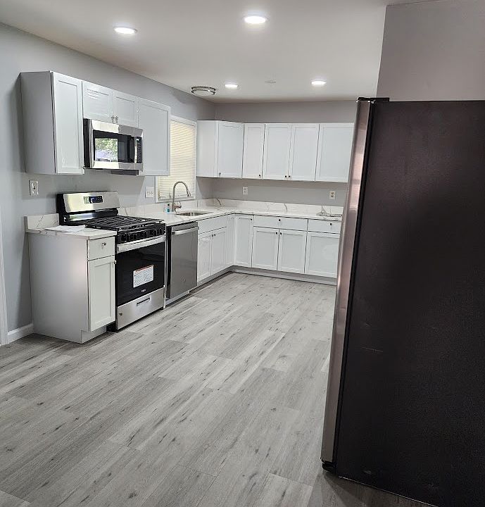 Eat-in Kitchen