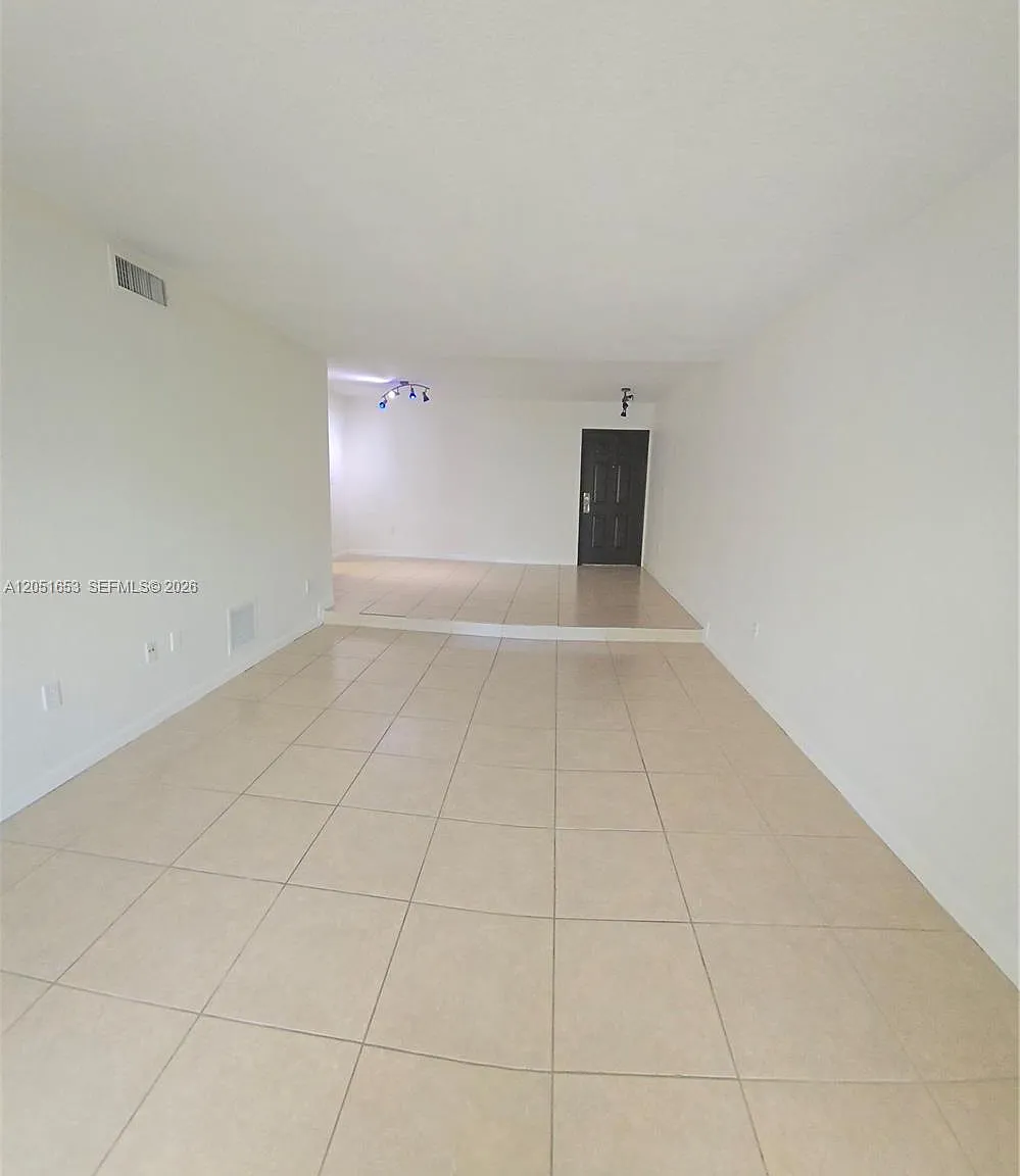 Palms Of Pinecrest Condo — Photo 4