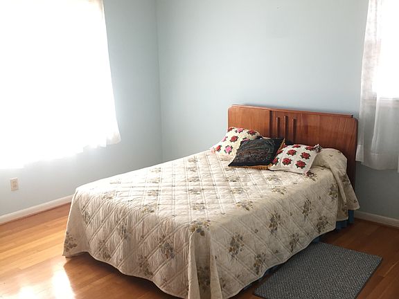 4th image of 194 Stribling Cir