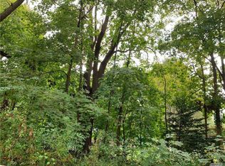 Plainview Rd, Woodbury, NY 11797