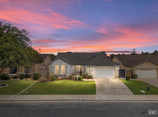 110 Emerald Isle Way, Bakersfield, CA 93314