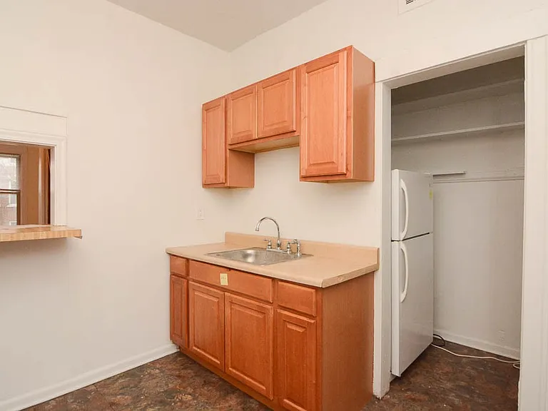 1214 W Rosemont Ave #3 — Photo 3