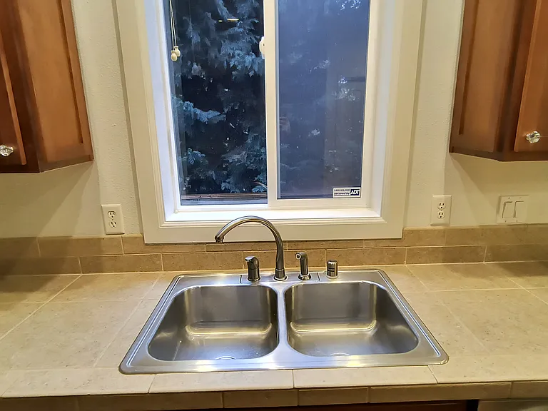 5809 NE 59th Ave — Photo 7