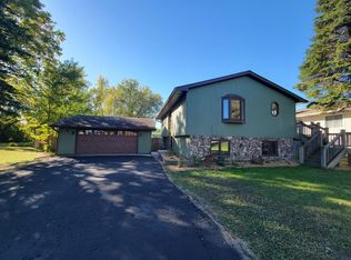540 County Road D E, Little Canada, MN 55117