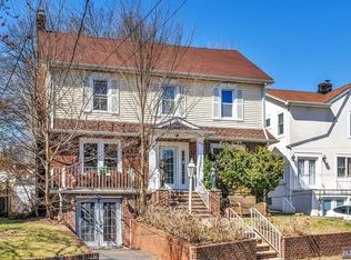 876 Grange Rd, Teaneck, NJ 07666