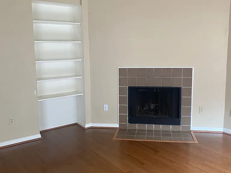915 W 23rd St #105 — Photo 5