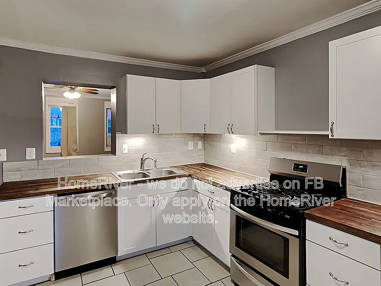 1917 Wharton St — Photo 1
