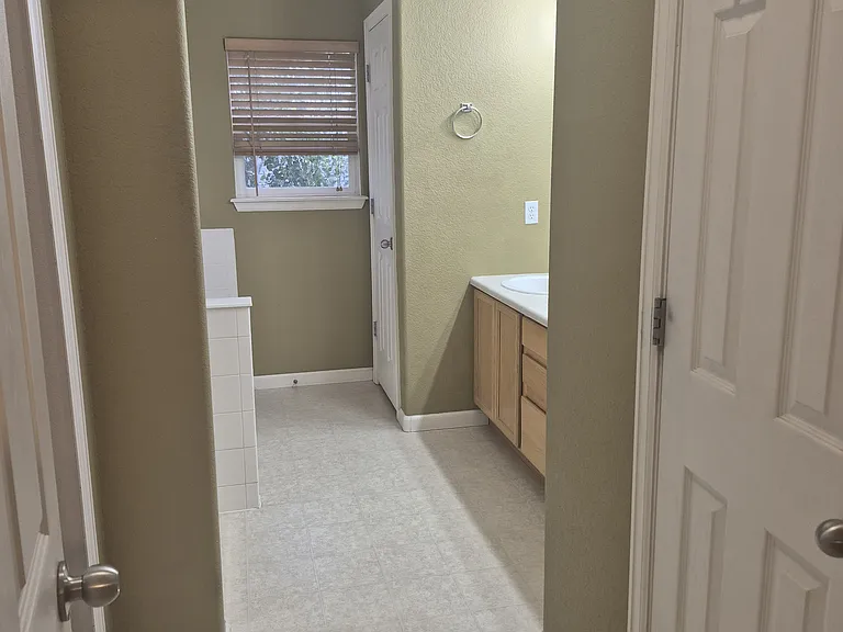 5496 Ansel Dr — Photo 32