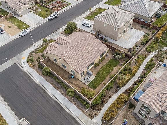 5th image of 30687 Carriage Hill Dr