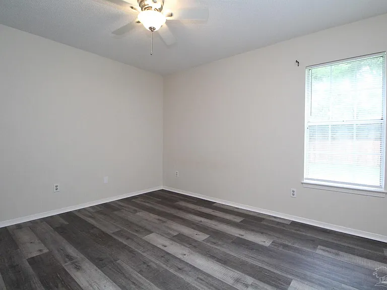 8126 Crystal Wells Pl — Photo 9