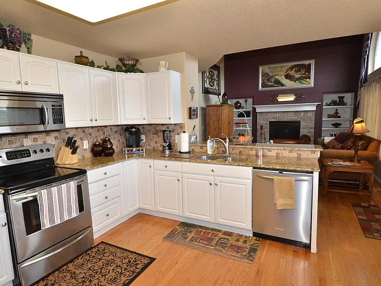 6132 Soaring Dr — Photo 20