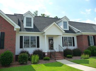634 Amberdale West Cir, Lumberton, NC 28358