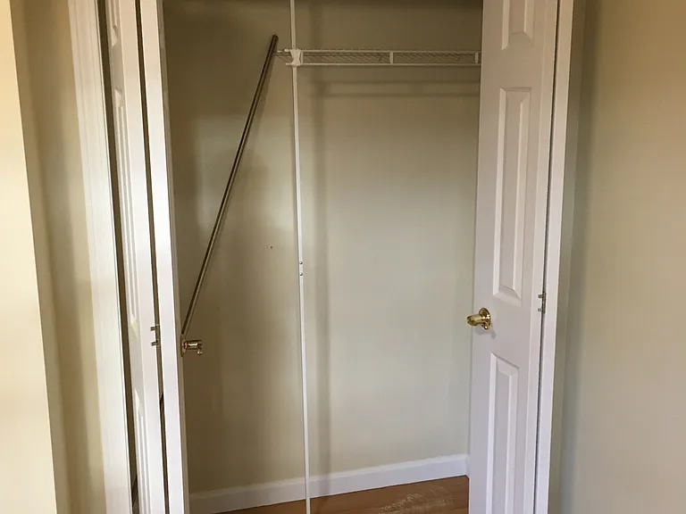 209 Hunyadi Ave — Photo 24