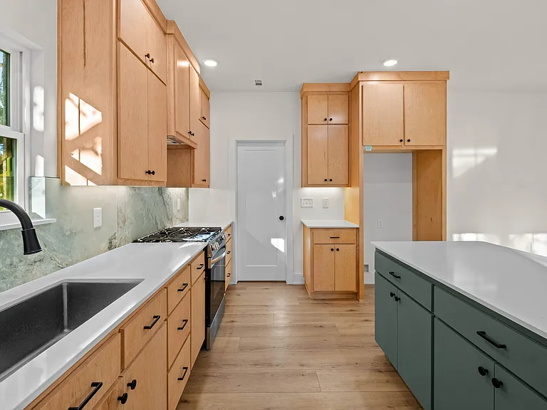 634 S Happy Hollow Rd — Photo 8