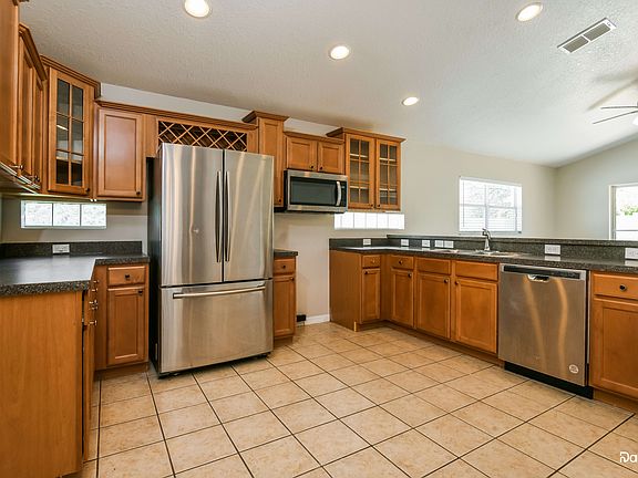3rd image of 2502 Balmoral Dr