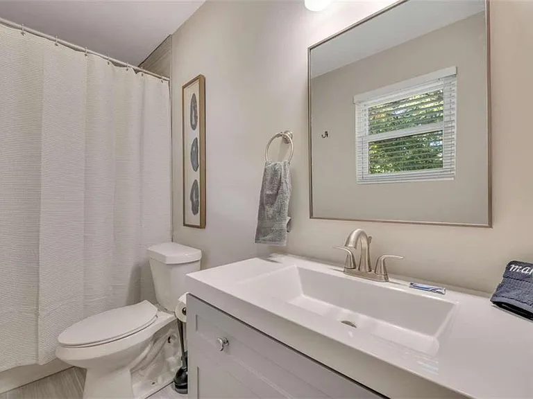 165 Bentley Pkwy — Photo 9