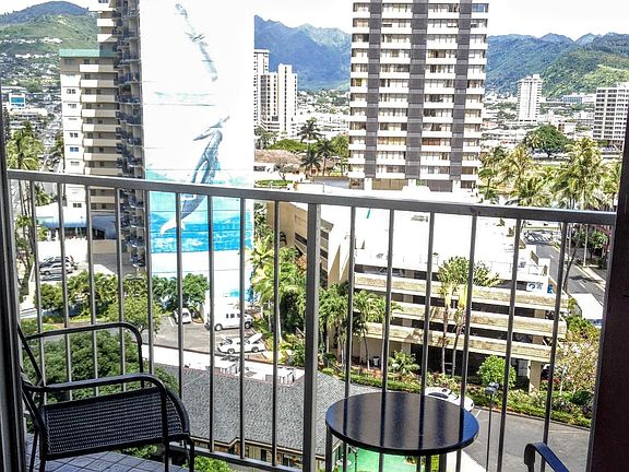 Breathtaking views, love the lanai looking over the Wyland m