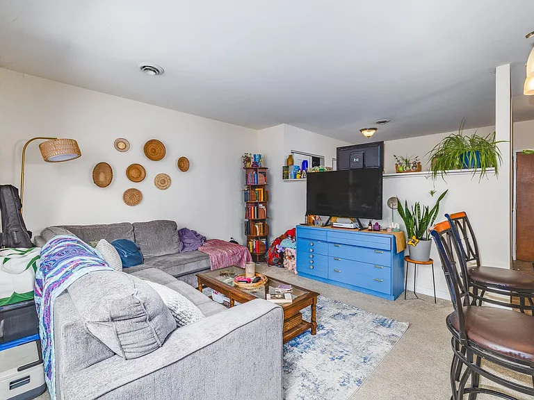 Walk to UC & UC Medical | 1BR/2BR Apartments — Photo 30