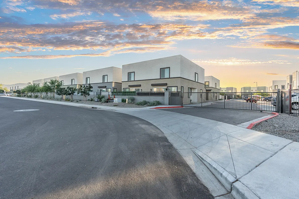 Building Photo - Raymond Place Townhomes
