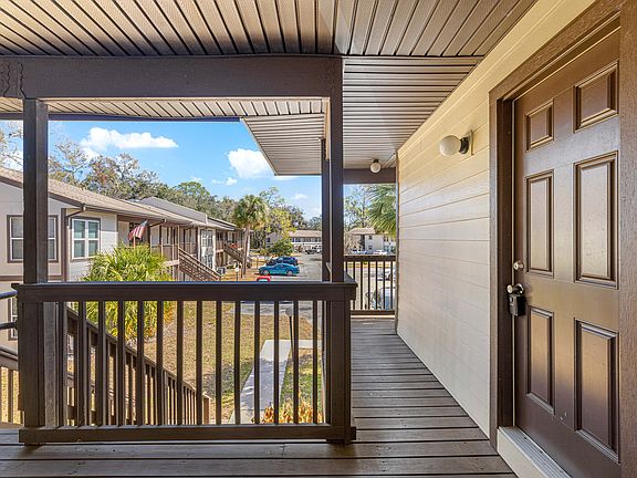 5th image of 15203 Sandalwood Dr #203