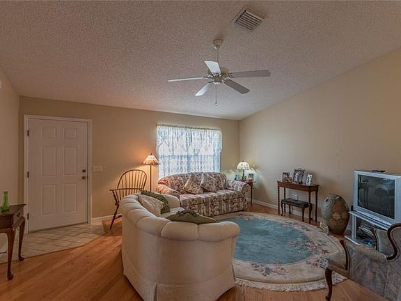 5th image of 1825 Englewood St