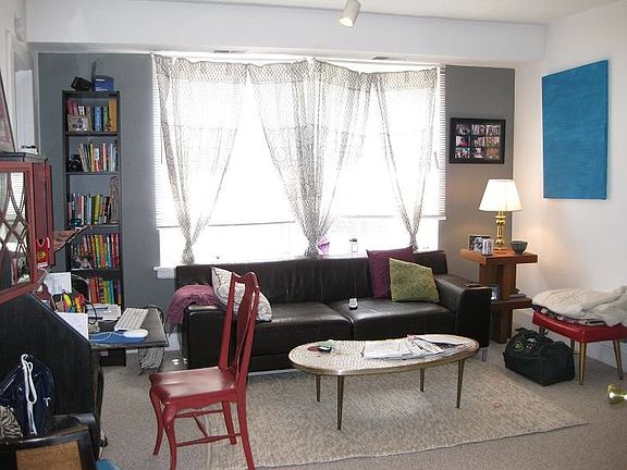 2nd image of 3727 N Pine Grove Ave APT 402