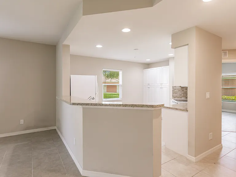 27460 Palmesta Cir #E — Photo 2