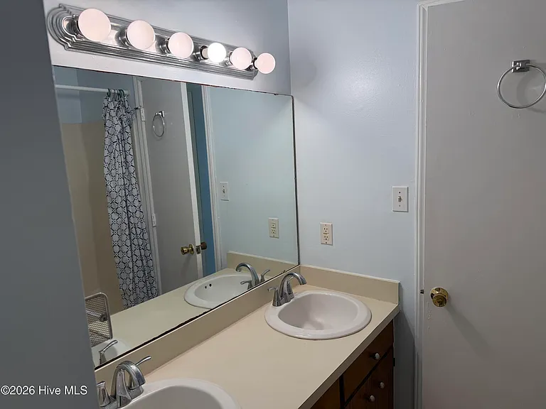 133 Twin Wood Dr — Photo 7