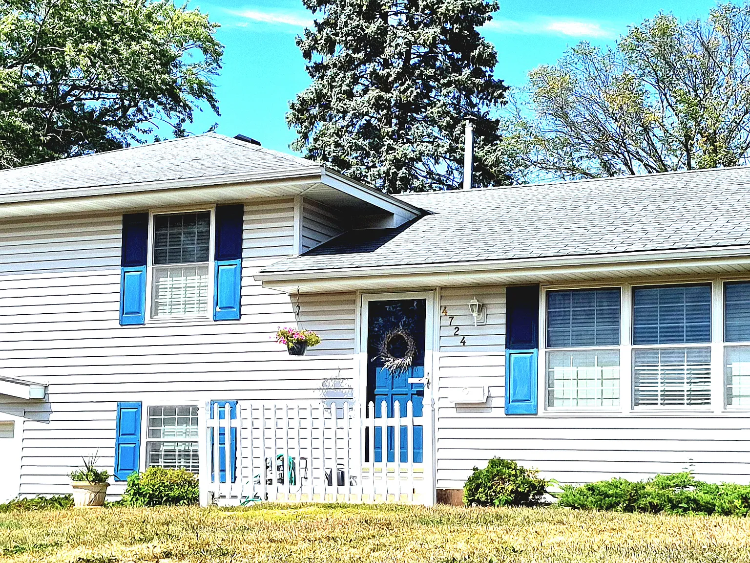 4 bed, 1850 sqft, $2,300 — Photo 1