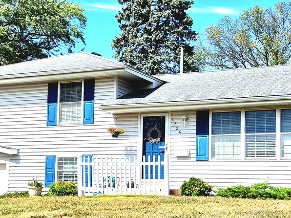 4724 W 112th St, Bloomington, MN 55437